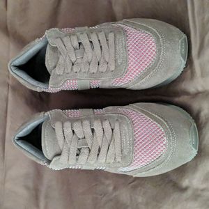 NWT Liebeskind suede and mesh sneakers
